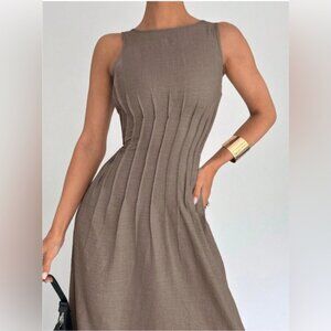 Pleated Waist Minimalist Maxi Dress Brown
